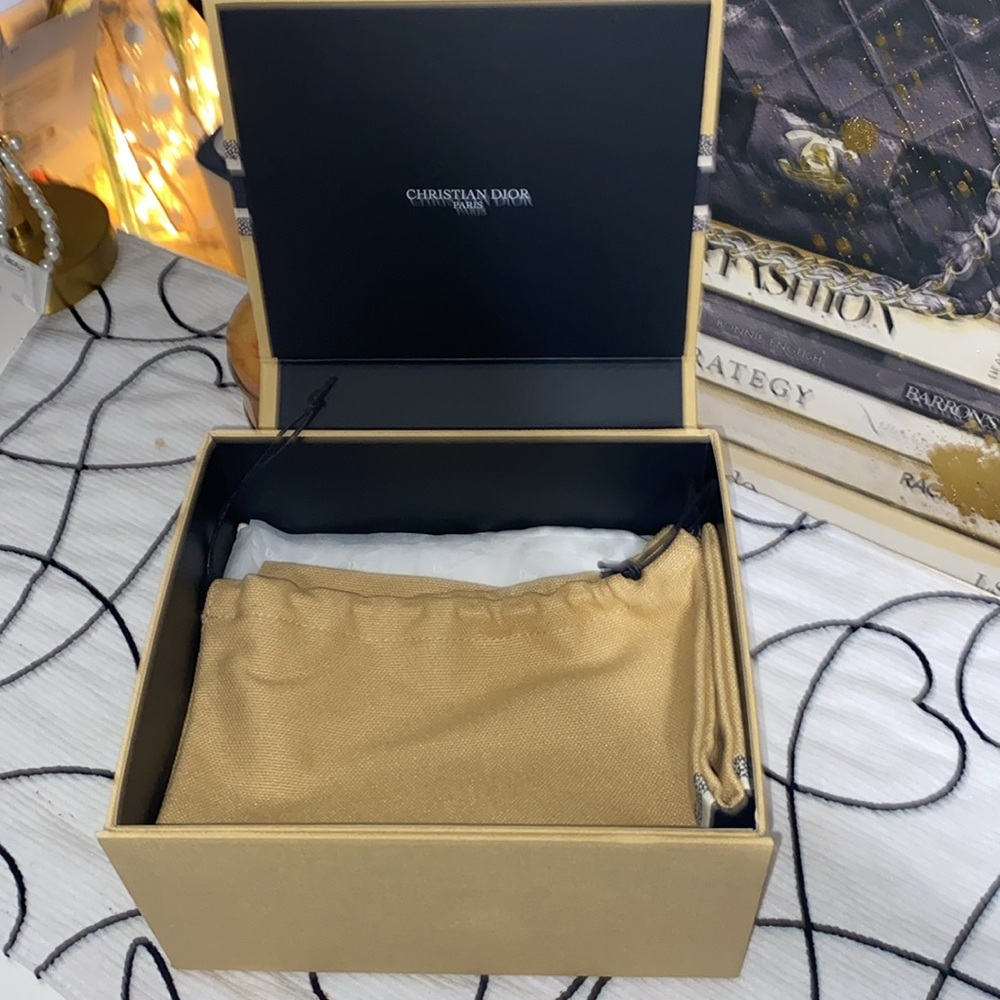 DIOR Raffia String Pouch with Box - Picture 8 of 9